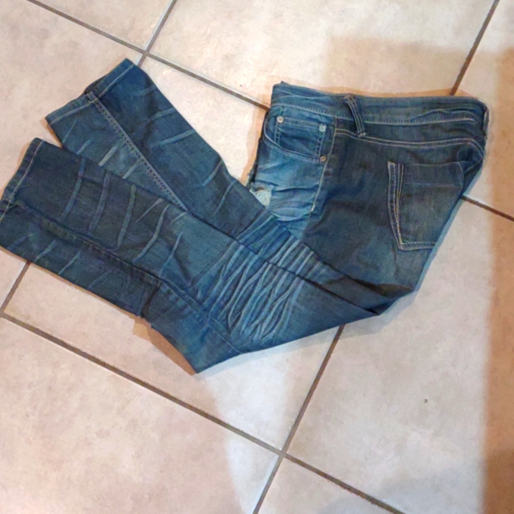 YNQ 9 Distressed Jeans - Picture 10 of 15